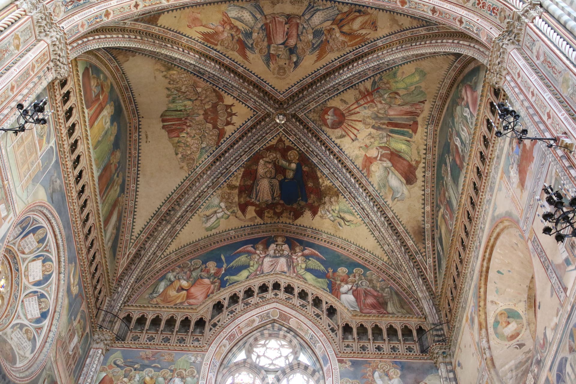 Frescoed gothic vaults above the choir of Orvieto cathedral